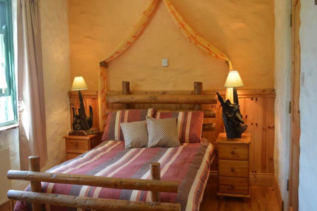 Lissyclearig Thatched Cottage Кенмар Экстерьер фото