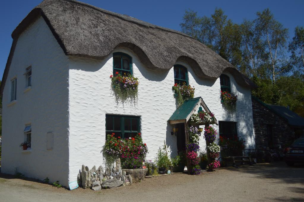 Lissyclearig Thatched Cottage Кенмар Экстерьер фото