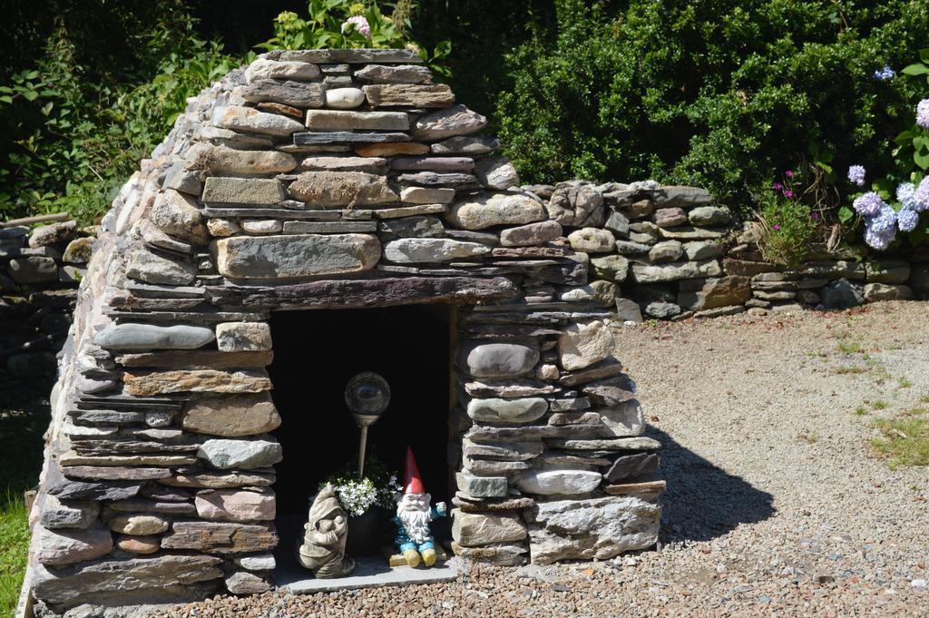 Lissyclearig Thatched Cottage Кенмар Экстерьер фото